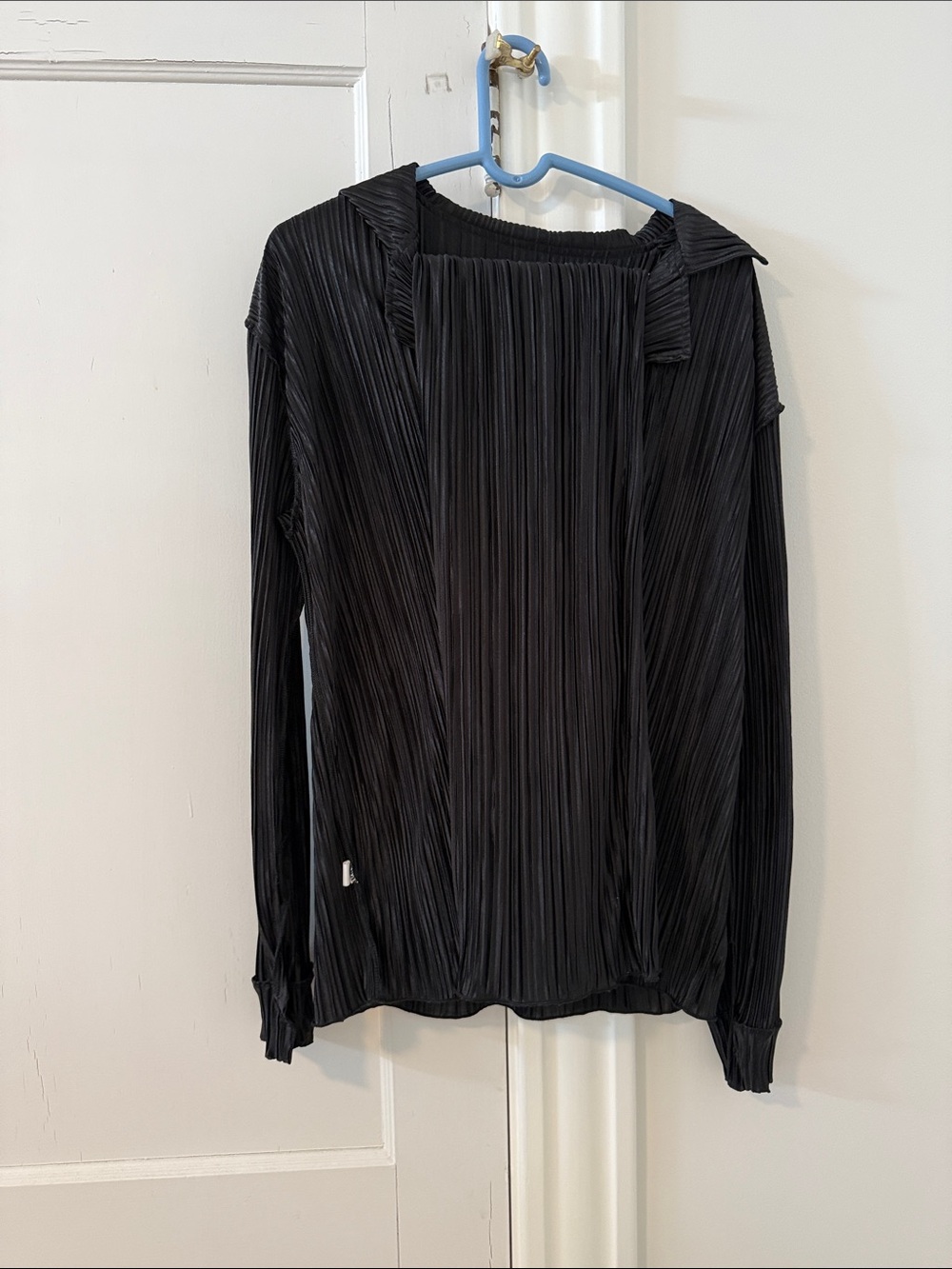 Amazon Black Pleated Long-Sleeve set with pants that flare slightly